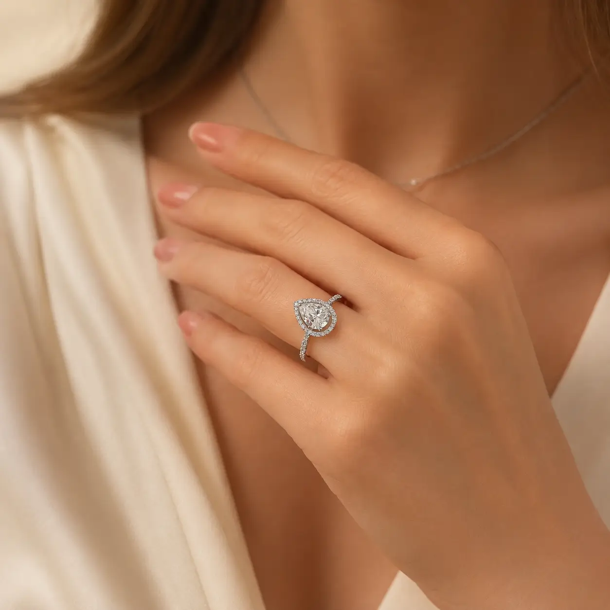 1,95 Karat Pırlanta Beyaz Topaz Damla Yüzük 2